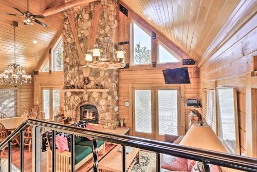 Spacious Fairplay Cabin With Deck And Dry Sauna!