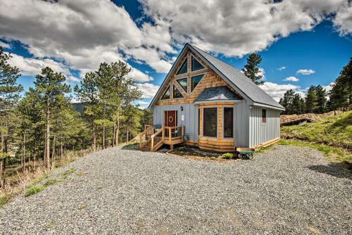 Cozy Log Cabin Less Than 2 Miles To Downtown Evergreen!