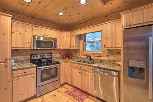 Cozy Log Cabin Less Than 2 Miles To Downtown Evergreen!