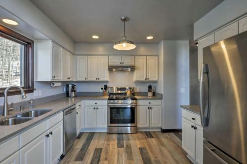 Large Fairplay Cabin With Incredible Views Near Breck