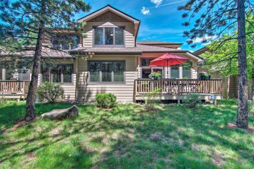 Spacious Estes Park Home On Big Thompson River!