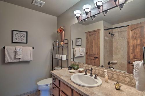 Spacious Estes Park Home On Big Thompson River!