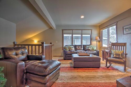 Spacious Estes Park Home On Big Thompson River!
