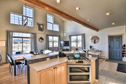 Modern Mountain Home With View 1 Mi To Downtown
