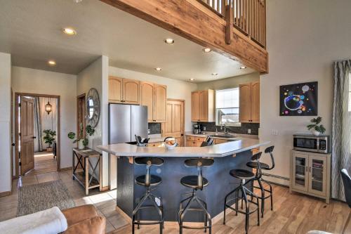 Modern Mountain Home With View 1 Mi To Downtown