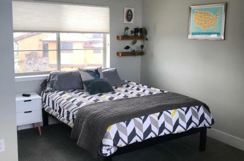Classy Townhome Near Old Town, Breweries, & River!