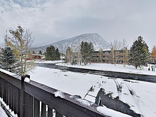 New Listing! Huge Townhome With Private Garage Townhouse