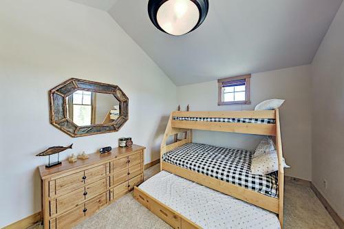 New Listing! Upscale Home On Grand Elk Fairway Home