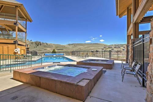 Apartamento Granby Condo With Pool Access - Mins To Hiking!