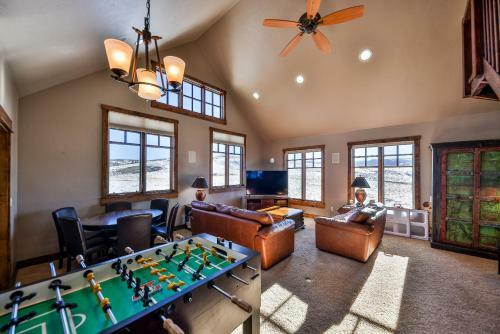 Saddle Ridge Lodge
