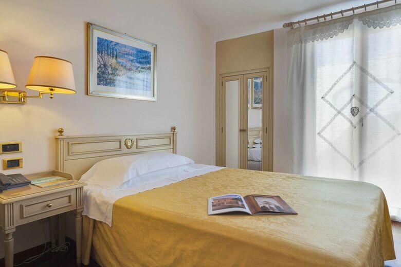 Grand Hotel Villa Politi