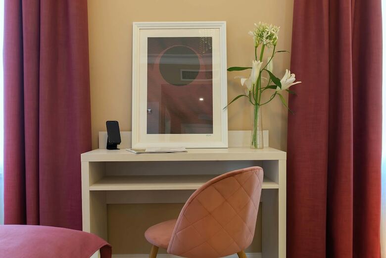 The Boutique Hotel