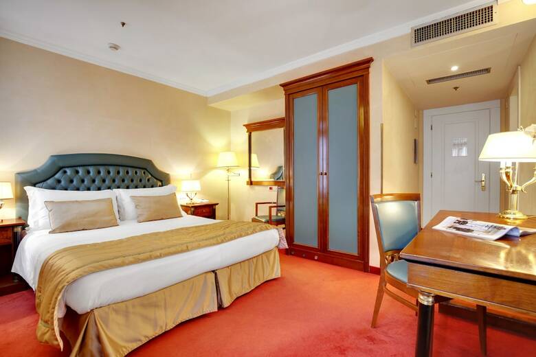 Hotel Don� Palace