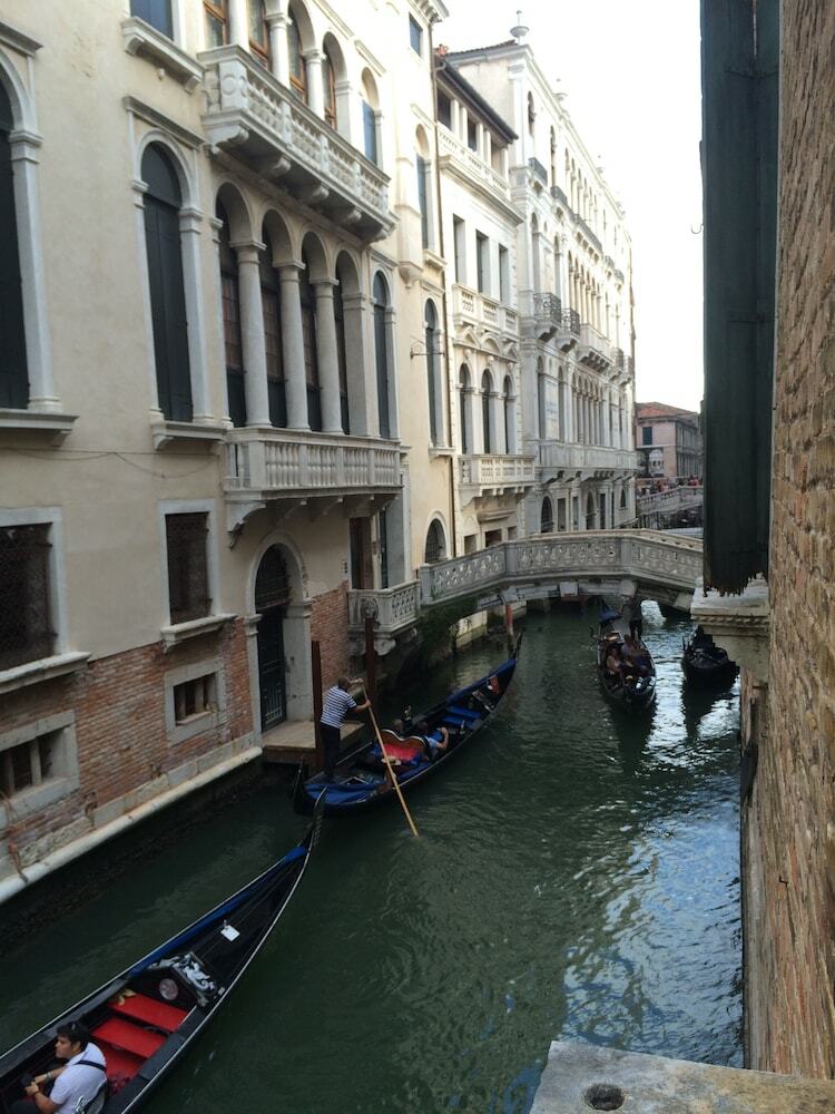 Hotel Don� Palace