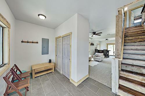 Stylish New Lake-view Home With Fireplace & Firepit Home