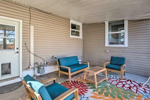 Adventure Home Base - 7 Blocks To Downtown!