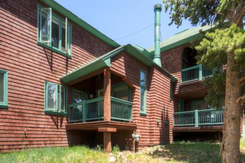 Gorgeous Keystone Abode With Hot Tub And Grilling Area