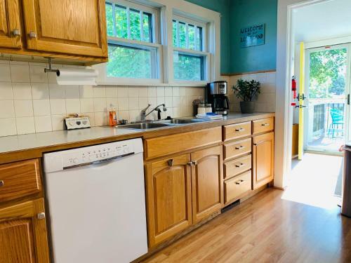 Cozy Bungalow In Downtown Loveland With Free Bikes!
