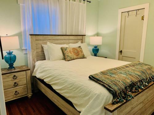 Cozy Bungalow In Downtown Loveland With Free Bikes!
