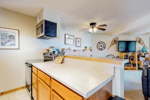2 Bed 1 Bath Apartment In Wildernest, Co