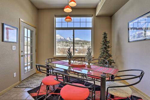 Modern Silverthorne Townhome With Hot Tub And Mtn Views