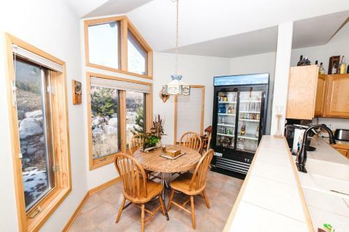Hsrw Falcon Home 5 Bed 4 Bath Silverthorne