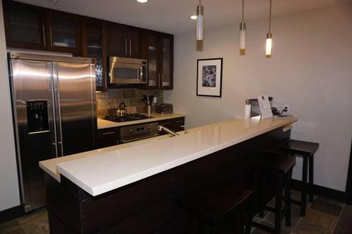 120 Carriage Way #2204