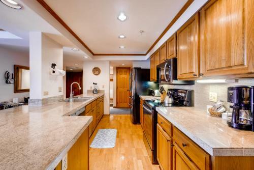 Torian Plum Plaza 401