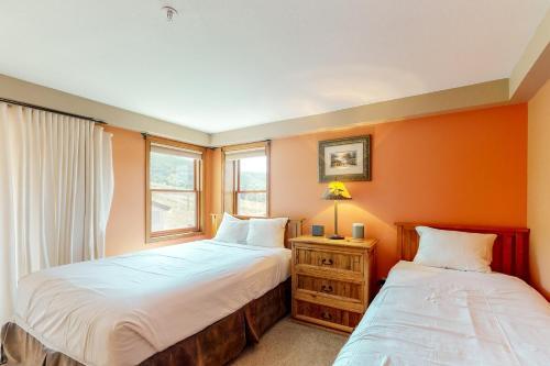 Torian Plum Plaza 401