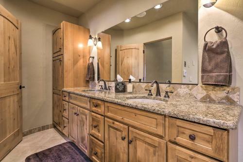 Elegant South Fork Abode Ski, Fish, And Hike!