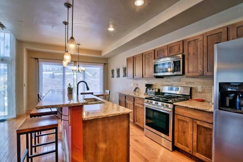 Tabernash Townhome With Private Hot Tub And Mtn Views!