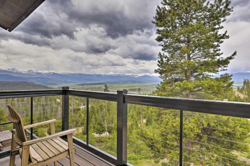 Lavish Mountain Retreat With Large Deck And Game Room!
