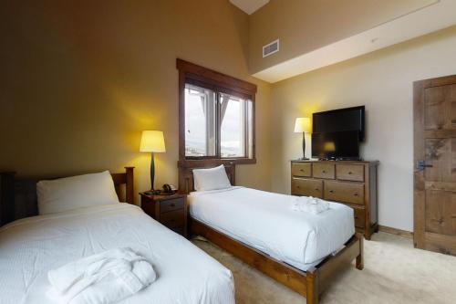Trailhead Lodge 4100