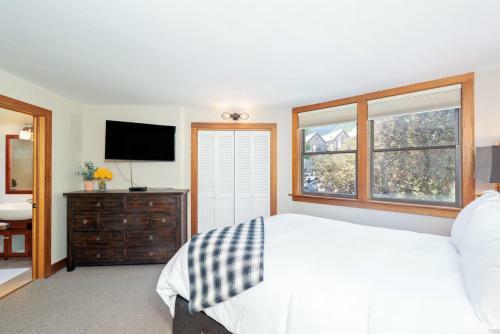 Plunge J By Exceptional Stays