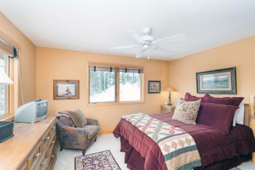 Double Eagle Way 102