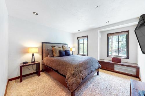 Colorado Ave East 327 - Bear Creek West