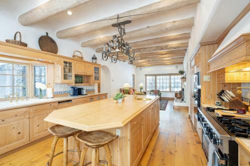 Founder's Retreat By Exceptional Stays