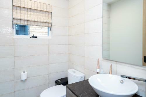 Loft House 101 At Transfer By Exceptional Stays