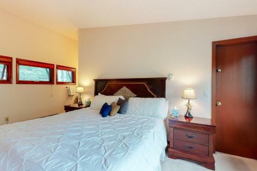 Meadow Creek Manor