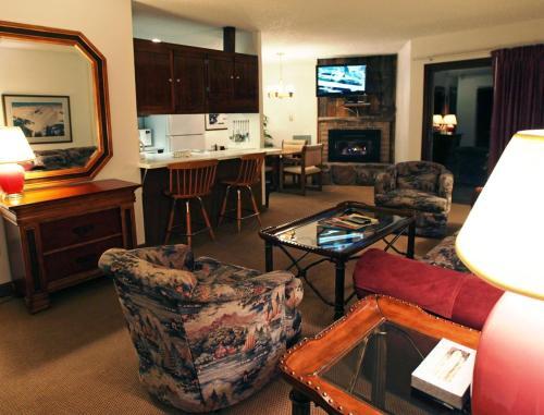 Apartamento Resort Style Condos With Contemporary Mountain Elegance