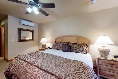Lion Square Lodge East 103
