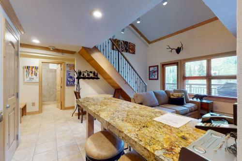Lion Square Lodge South 554