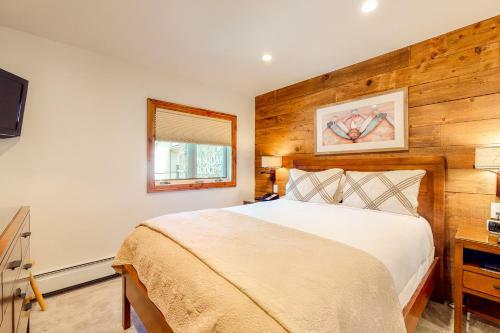 Lion Square Lodge South 556