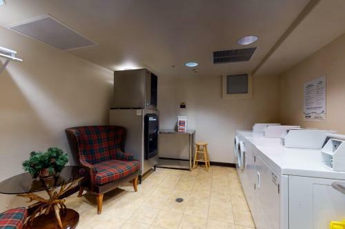 Lion Square Lodge North 294