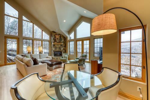 4 Bed 5 Bath Vacation Home In Vail