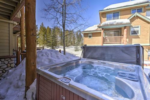 Airy Winter Park Getaway With Private Hot Tub!
