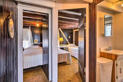 Beachfront Cottage With Porch On Long Island Sound