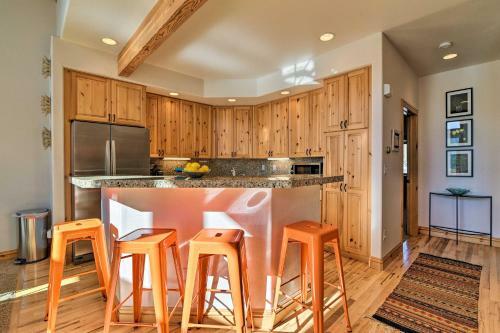 Cozy Townhome Just 4 Miles To Winter Park Resort!