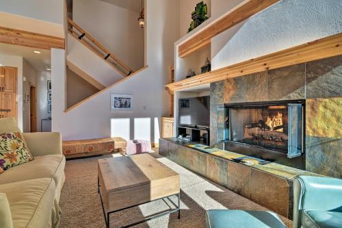 Cozy Townhome Just 4 Miles To Winter Park Resort!