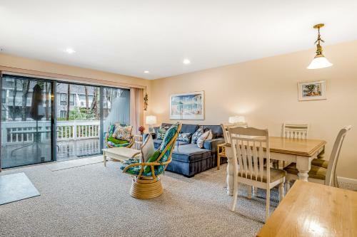 Sea Colony - 8406 Racquet